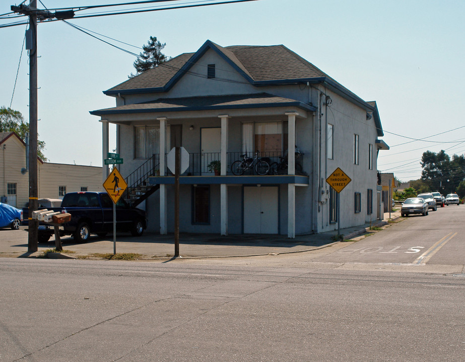 2133 Freedom Blvd in Freedom, CA - Building Photo