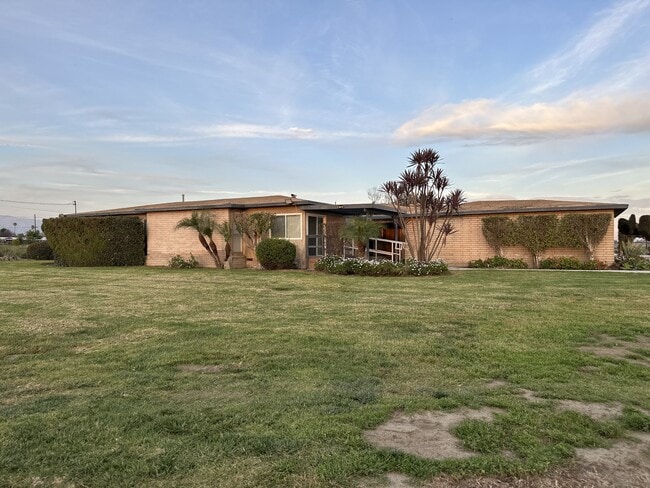 13051 Baker Ave in Ontario, CA - Building Photo - Building Photo