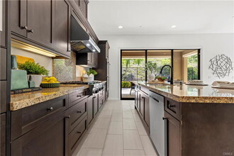 40 Forster in Lake Forest, CA - Building Photo - Building Photo
