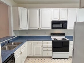 8737 Courage Ct in Raleigh, NC - Building Photo - Building Photo