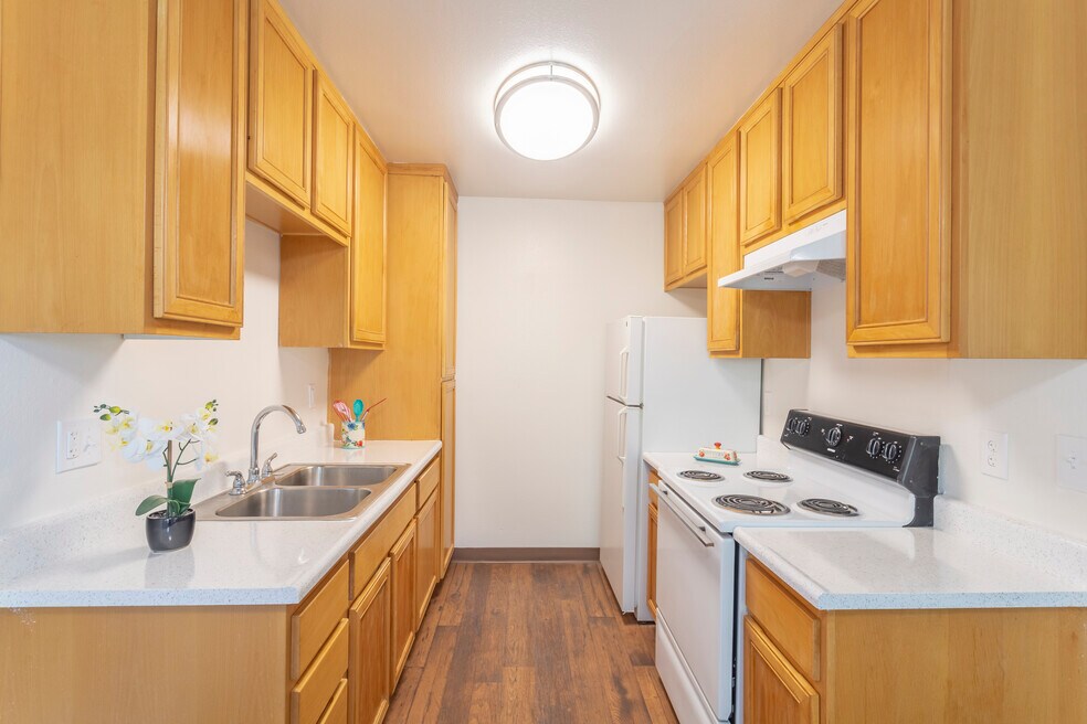 El Capitan Mobile Home Park Apartments El Cajon, CA