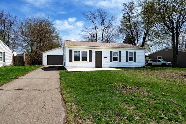 1802 Kylemore Dr in Xenia, OH - Building Photo - Building Photo