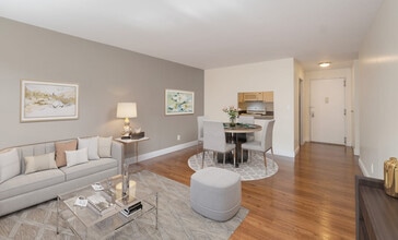 Kent Farm Apartments in East Providence, RI - Building Photo - Building Photo
