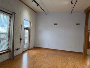 720 S Marquette St, Unit 407 in Racine, WI - Building Photo - Building Photo
