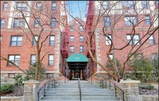 673 Locust St in Mount Vernon, NY - Building Photo