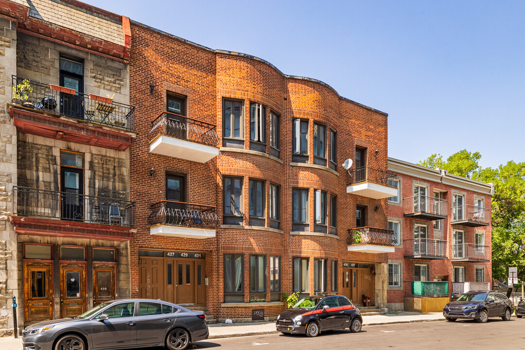 427-437 De Malines Rue in Montréal, QC - Building Photo