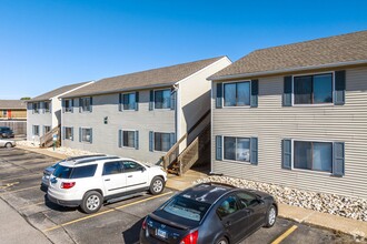 Oakbrook Terrace Apartments in Topeka, KS - Building Photo - Building Photo