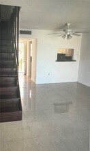 1100 W 35th St in Hialeah, FL - Building Photo - Building Photo