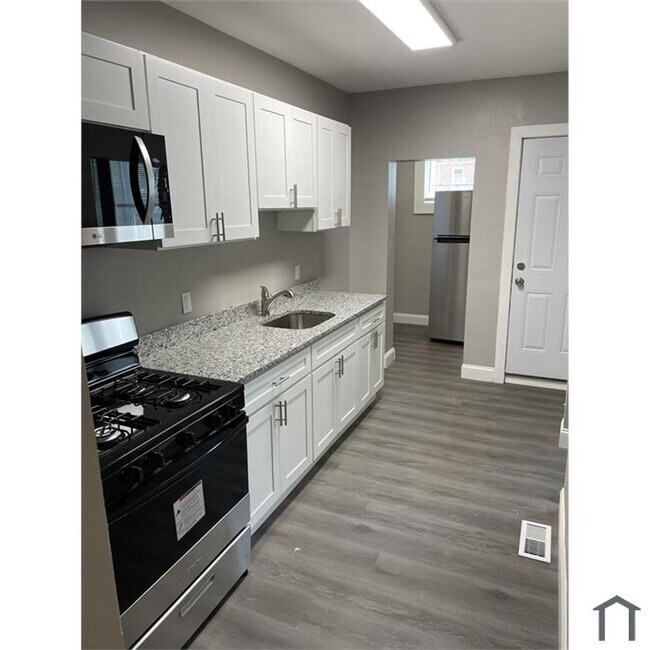 3715 Oakmont Ave in Baltimore, MD - Building Photo - Building Photo