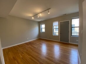 4817 N Christiana Ave, Unit 1W in Chicago, IL - Foto de edificio - Building Photo