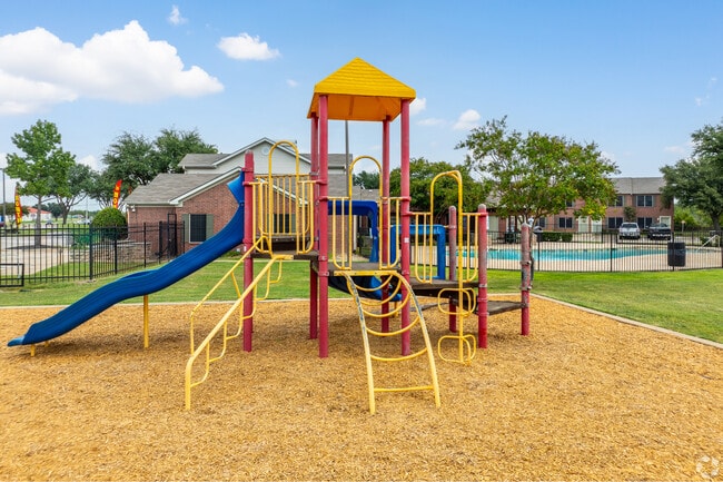 Heather Lane & Tiffany Square Apartments in Terrell, TX - Building Photo - Building Photo