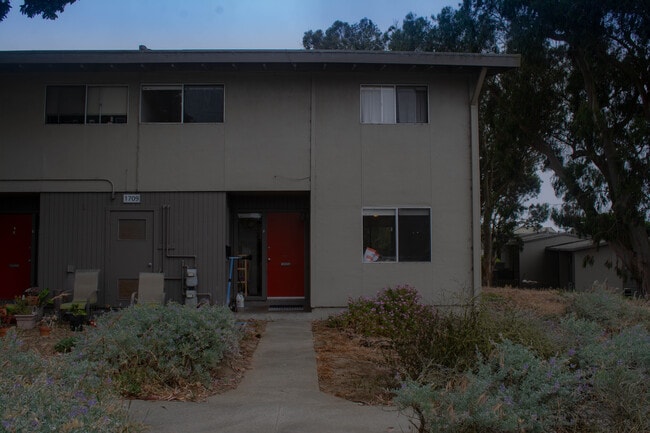 1709 Baker Ct, Unit 1709 Baker Court Apt F in San Francisco, CA - Building Photo - Building Photo