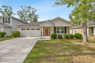 8037 Stuart Ave in Jacksonville, FL - Building Photo