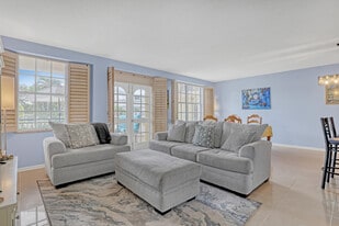 3475 S Ocean Blvd in Palm Beach, FL - Building Photo