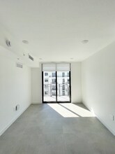 1901 Van Buren St, Unit 45 in Hollywood, FL - Building Photo - Building Photo