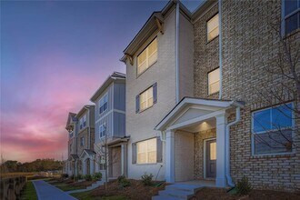 6221 Honeybell Aly in Mableton, GA - Building Photo - Building Photo