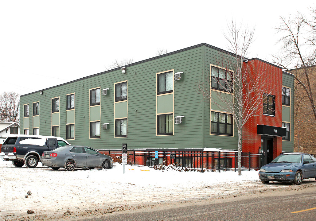 Tri-Stone Apartments in St. Paul, MN - Building Photo