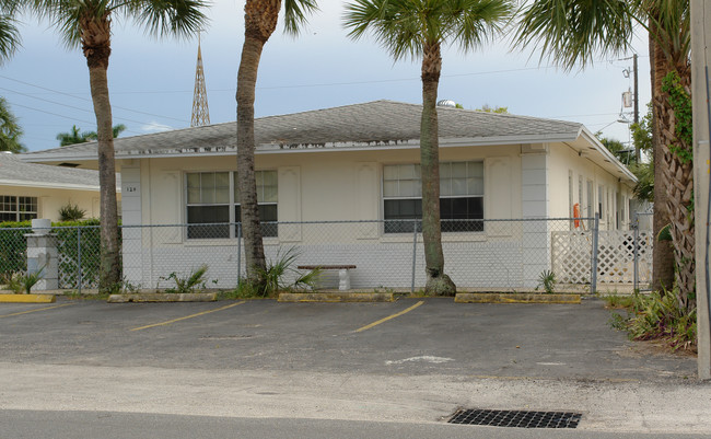 120 NE 4th St in Pompano Beach, FL - Building Photo - Building Photo