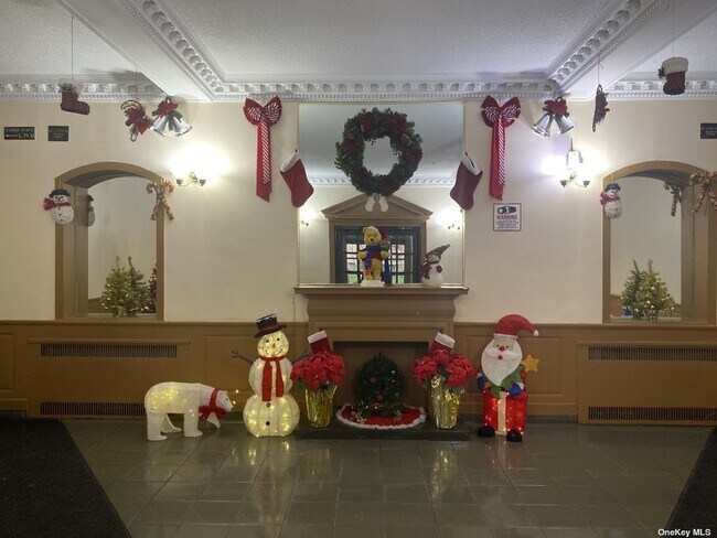 155-01 90th Ave in Queens, NY - Building Photo - Building Photo