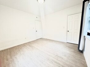 1110 N Sweetzer Ave, Unit 1110 in West Hollywood, CA - Foto de edificio - Building Photo