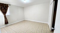 513 Wildwood St, Unit UnitA in Mary Esther, FL - Foto de edificio - Building Photo