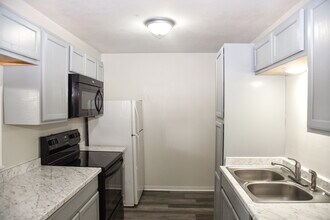 700 Navarro Dr-Unit -D in College Station, TX - Building Photo - Building Photo
