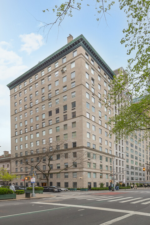 817 5th Ave in New York, NY - Building Photo