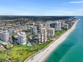 4401 Gulf Shore Blvd N in Naples, FL - Building Photo