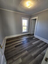 233 Delaware Ave in Muskegon, MI - Foto de edificio - Building Photo