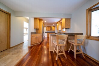 2575 Lake Elmo Ave N in Lake Elmo, MN - Building Photo - Building Photo