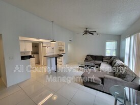 2601 SW Archer Rd in Gainesville, FL - Building Photo