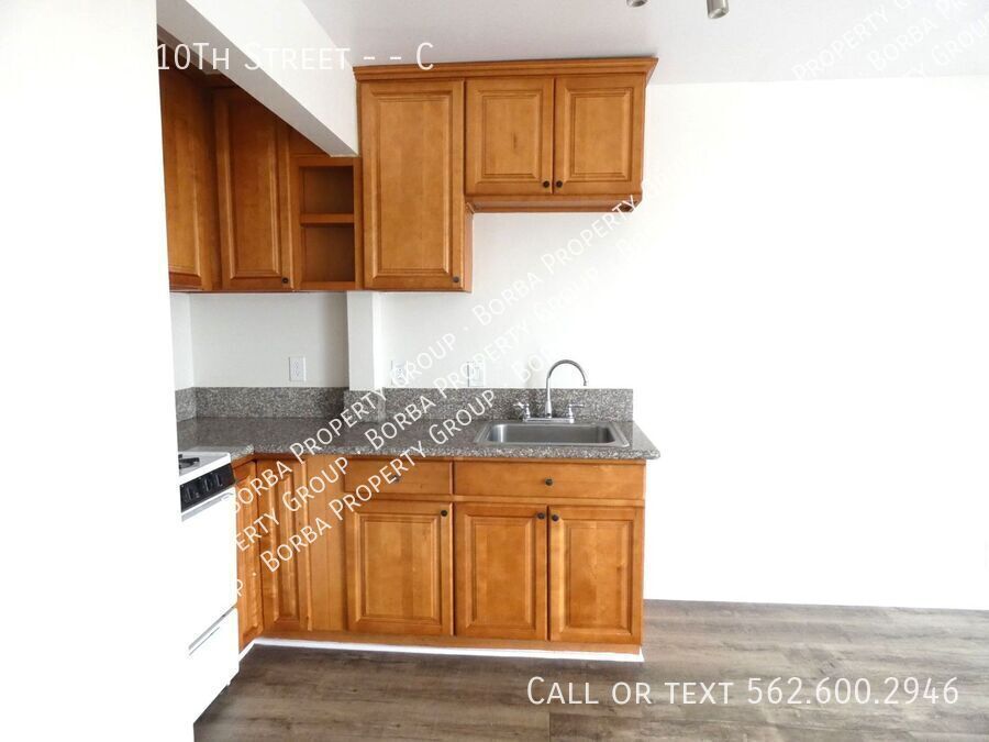 1749 E 10th St in Long Beach, CA - Foto de edificio