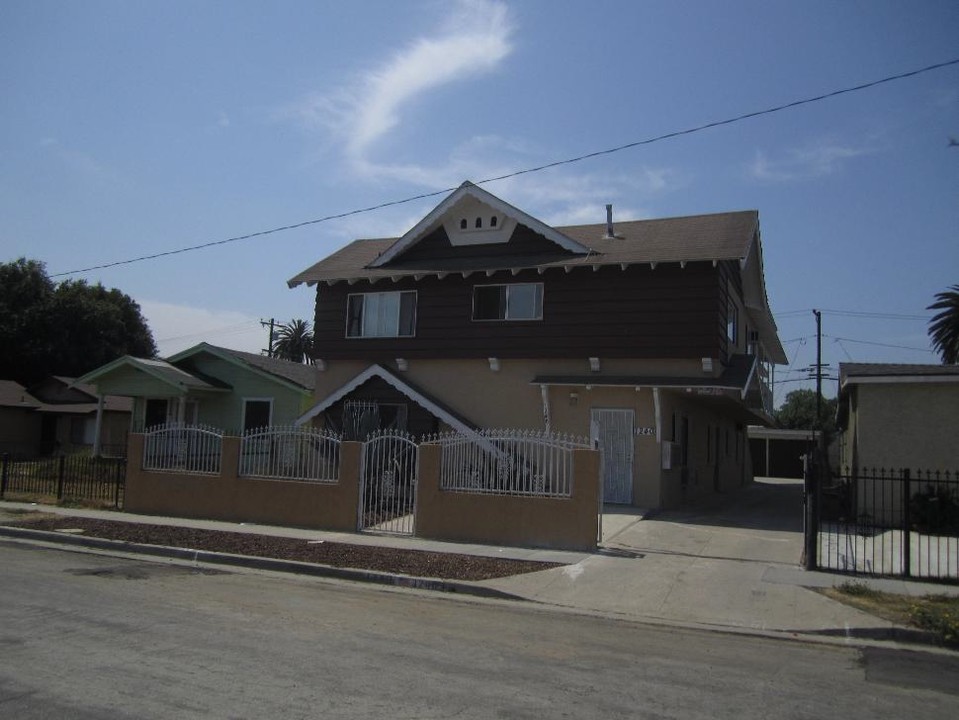 1240 W 90th St in Los Angeles, CA - Building Photo