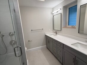 42 O'Neil St in South Portland, ME - Building Photo - Building Photo