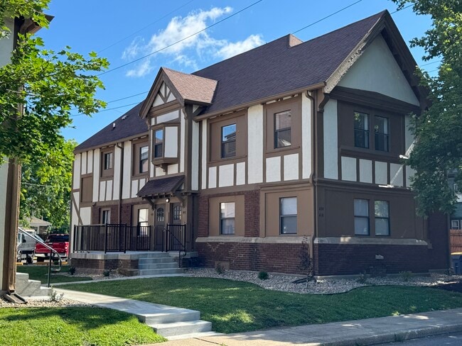 410 E 13th St, Unit B
