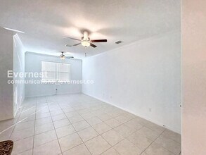 7064 Ripple Pond Lp, Unit 1801 in Zephyrhills, FL - Foto de edificio - Building Photo