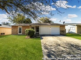 117 Meadow Way in Converse, TX - Building Photo