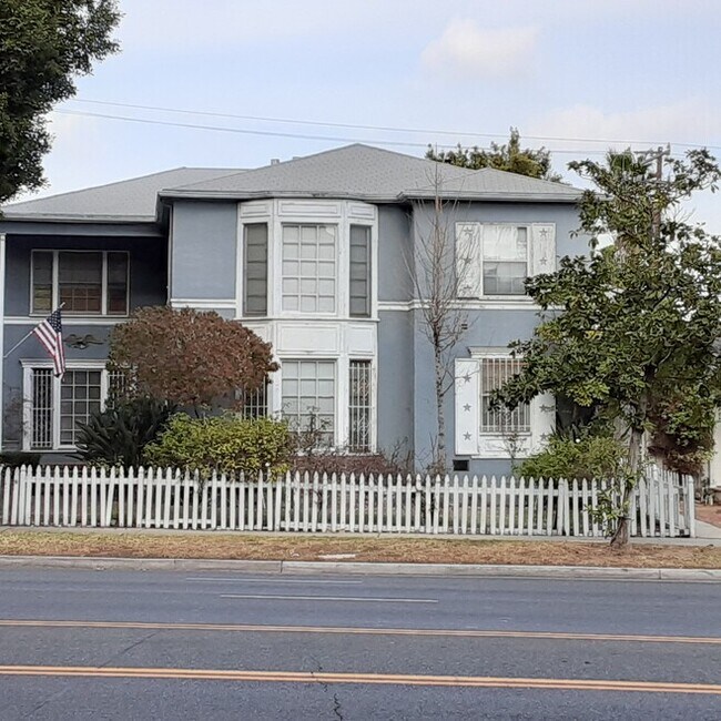 9419 W Olympic Blvd and Nearby Beverly Hills Apartments For Rent