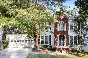 655 Simon Ive Dr in Lawrenceville, GA - Building Photo