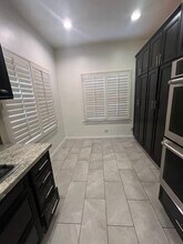 5761 W Olympic Blvd in Los Angeles, CA - Building Photo - Building Photo