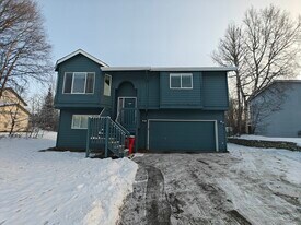 2141 N Midtown Dr in Palmer, AK - Building Photo