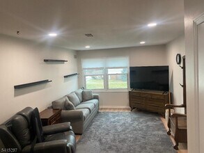 105 Newark Pompton Turnpike in Pequannock Township, NJ - Building Photo - Building Photo