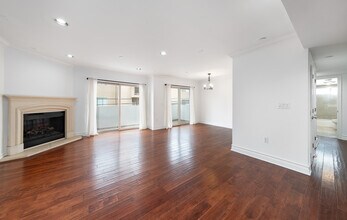 1621 Barry Ave, Unit 1621 Barry Ave. #203 in Los Angeles, CA - Foto de edificio - Building Photo
