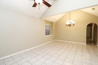 1402 Longhorn Dr in Laredo, TX - Building Photo - Building Photo
