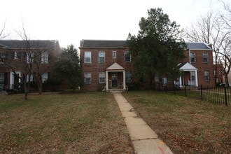 1247 S Carolina Ave SE in Washington, DC - Building Photo - Building Photo