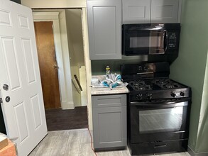 9917 Rosehill Ave in Cleveland, OH - Building Photo - Building Photo