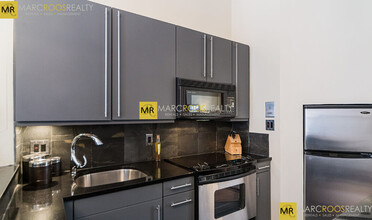 129 Pembroke St, Unit #2 in Boston, MA - Foto de edificio - Building Photo