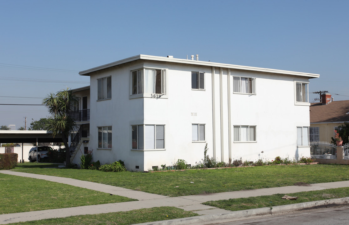 5619 W Jefferson Blvd in Los Angeles, CA - Building Photo