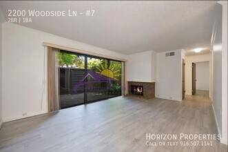 2200 Woodside Ln in Sacramento, CA - Building Photo - Building Photo