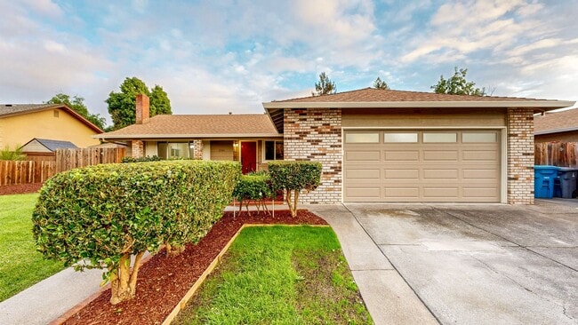 2346 Fairbanks Dr in Santa Rosa, CA - Building Photo - Building Photo